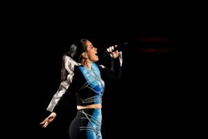 Besa, representante albanesa en Eurovisión 2024, en su primer ensayo en el Malmö Arena. Fotos de Corinne Cumming y Sarah Louise Bennett